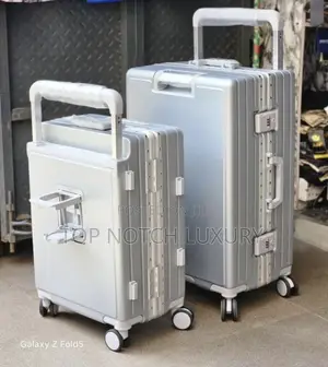 Luxury Traveling Box 2 in 1 Laptop Space and Water Hanger