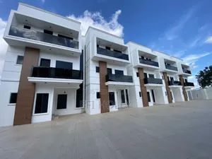 Professional Painter and Screder Paint Production