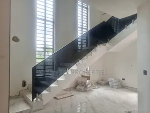 4bdrm Duplex in Gra for rent