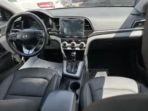 Hyundai Elantra SE 2020 Gray