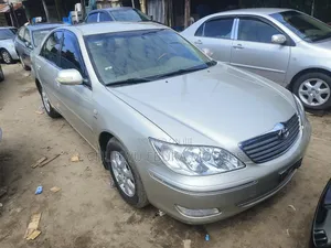 Toyota Camry LE 4dr Sedan (2.4L 4cyl 5M) 2004 Silver