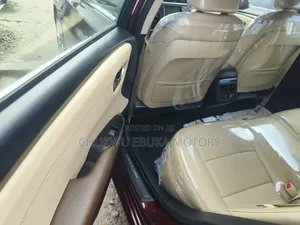 Toyota Avalon Limited Sedan FWD (3.5L 6cyl 6A) 2013 Burgundy