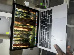 Laptop Apple MacBook Pro 2018 16GB Intel Core i7 SSD 256GB