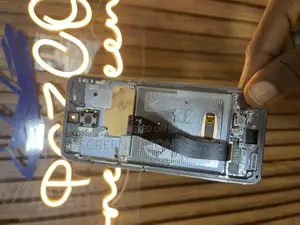 Samsung S20 Screen