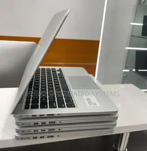 Laptop Apple MacBook Pro 2015 8GB Intel Core I5 SSD 256GB