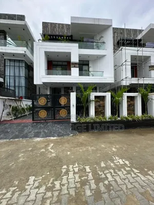 5bdrm Duplex in Chevron for sale