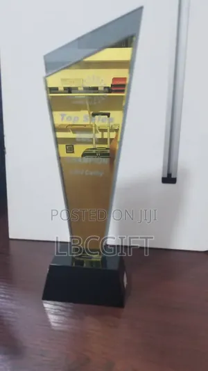 Executive Golden Crystal Awar (Wholesales Only)