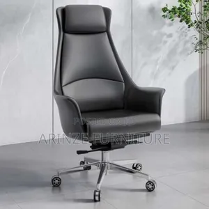 Strong Executive Chair