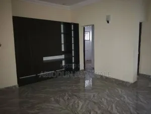 4bdrm Duplex in Idu Industrial for rent