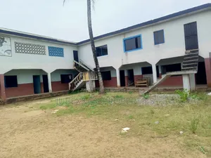 Non Functioning School With 16 Classroom