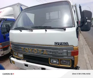 Toyota Dyna 200 4 Tire Pickup