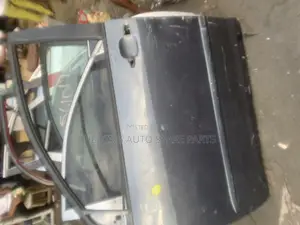 Toyota Sienna Front Left Door Empty 05 Model