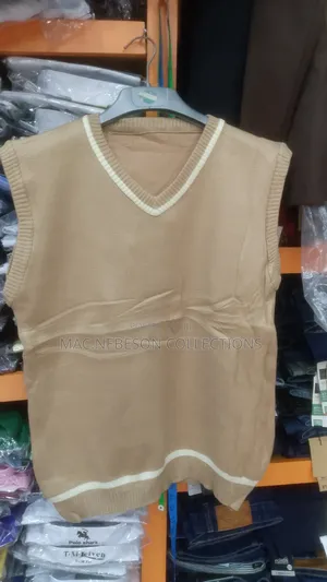 Macnebeson Sleeveless Sweater