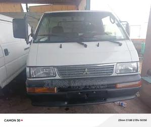 Mitsubishi Delica 2005 White