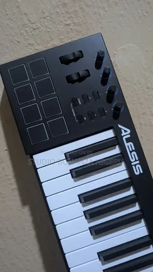 Alesis V61 Studio Midi Keyboard