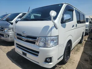 Toyota HiAce 2012 Red