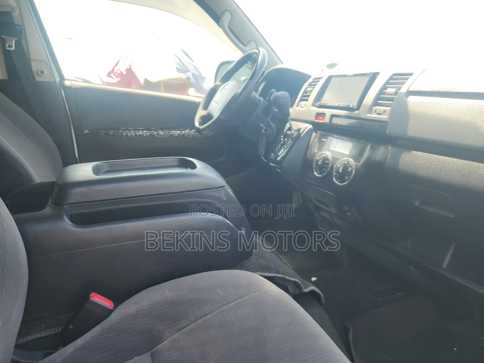 Toyota HiAce 2012 Red