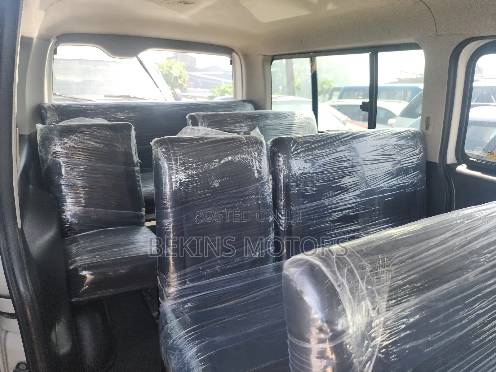 Toyota HiAce 2012 Red