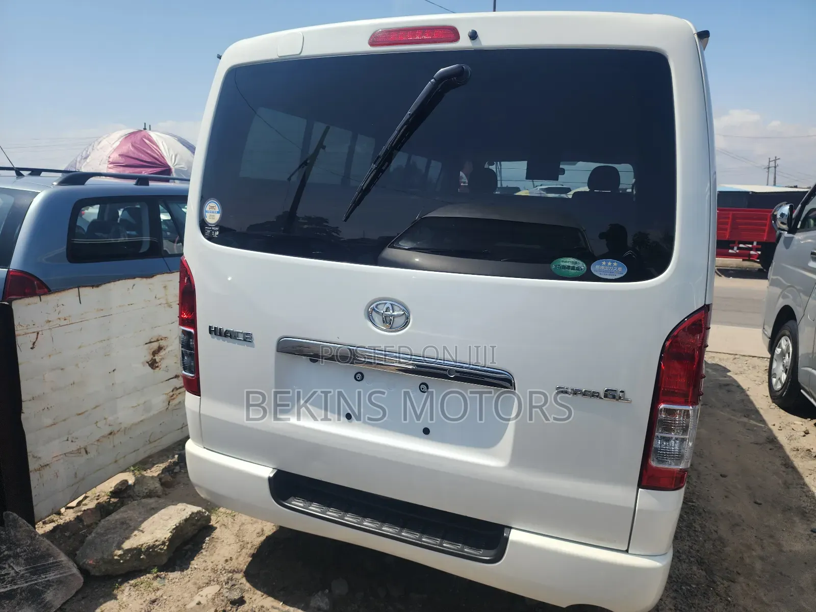 Toyota HiAce 2012 Red