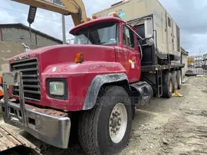 Mack Rd Flatbed Truck