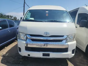 Toyota HiAce 2015 Silver