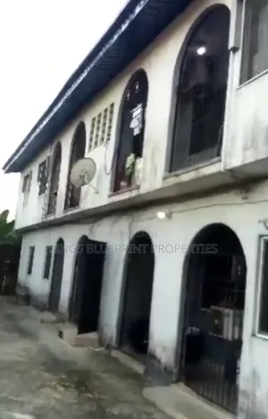 3bdrm Block of Flats in Commissioner Road, Warri for sale