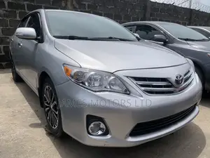 Toyota Corolla 2010 Silver