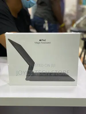 12.9 Magic Keyboard