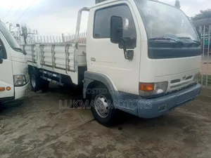 Nissan Capstar