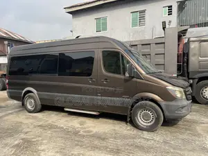 Mercedes-Benz Sprinter 2014 Brown