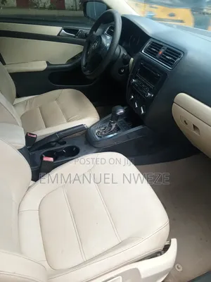 Volkswagen Jetta 4dr Sedan (2.0L 4cyl 5M) 2014 Red