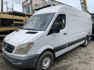 Mercedes-Benz Sprinter 2011 White
