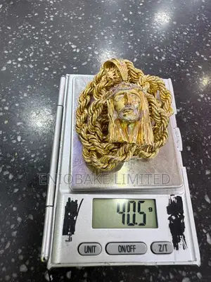 Design:-Chain. Type of Gold
