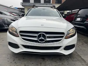 Mercedes-Benz C300 Base AWD 4Matic Sedan (2.0L 4cyl 7A) 2015 White