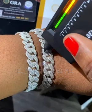 VVS Moissanite Diamond Bugatti Bracelet