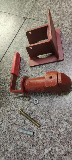 This Is a Manual Twist Lock