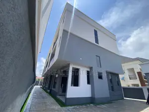 4bdrm Townhouse/Terrace in Apo Resettlement for sale