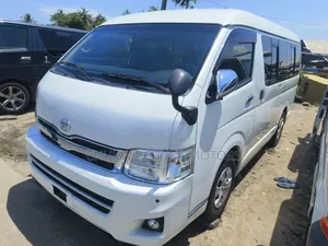 Toyota HiAce 2013 White