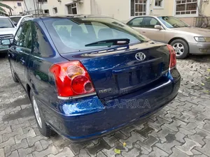 Toyota Avensis 1.6 VVT-i 2000 Blue
