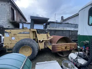 Cat Earth Work Roller