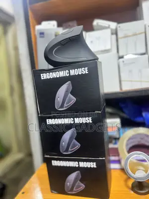 Ergonomic Wireless Gaming Mouse