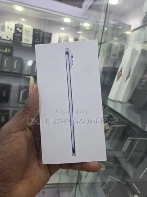 New Apple iPhone 17 256 GB Blue