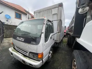 Isuzu Van Npr 2005 White