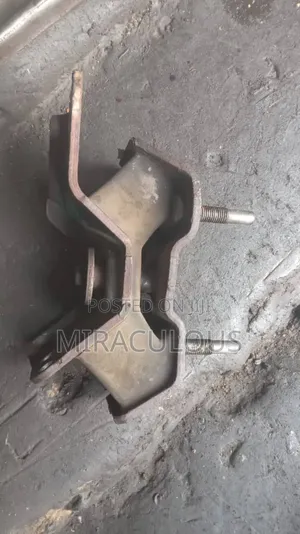 2.2 Camry 
Engine Seating