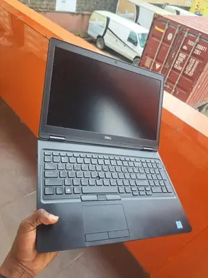 Laptop Dell Precision 3530 16GB Intel Core i7 SSD 512GB