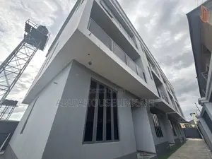 4bdrm Townhouse/Terrace in Apo Resettlement for sale