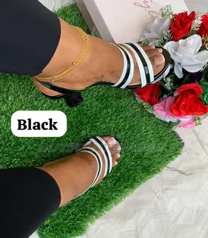 Discount on Unique Fast Selling Ladies Shoe