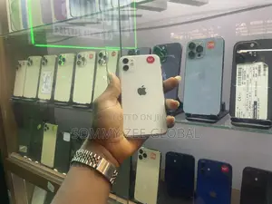 Apple iPhone 11 64 GB White