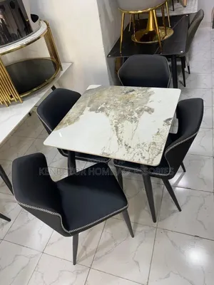 Simple Square-Styled Dining for Family
