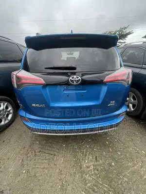 Toyota RAV4 XLE AWD (2.5L 4cyl 6A) 2017 Blue